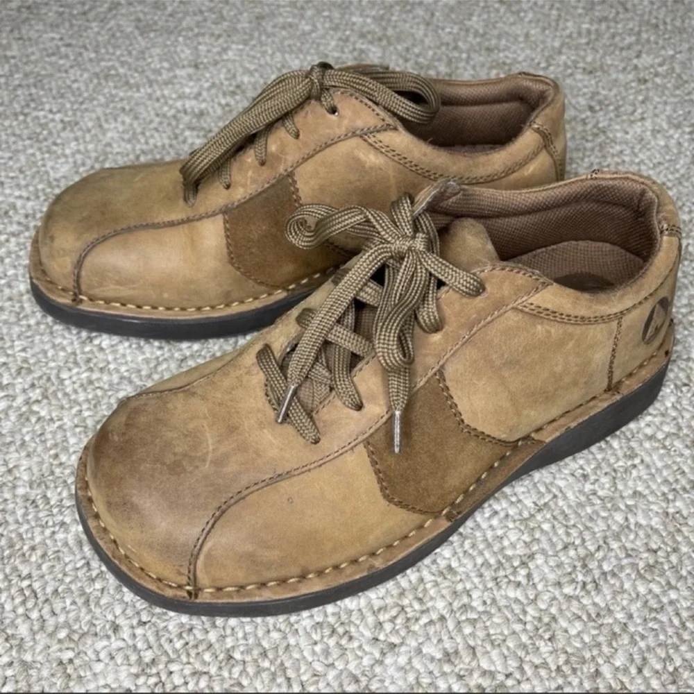 Airwalk leather shoes